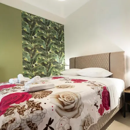 Delmare Kram Vee Apartman *